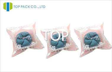 Piccoli sacchetti di plastica risigillabili rosa con la chiara finestra, spuntino che imballa senza chiusura lampo