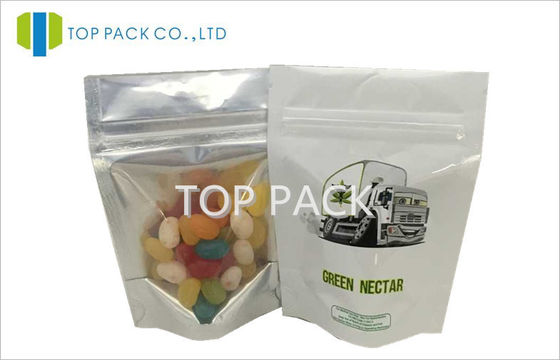 Piccoli di plastica bianchi stanno su stagnola posteriore anteriore dei sacchetti la chiara con la stampa del 3.5g