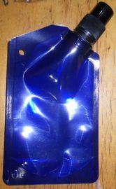 Il blu 8 Oz sta sul sacchetto con il becco ed il cappuccio, l'imballaggio flessibile della bevanda
