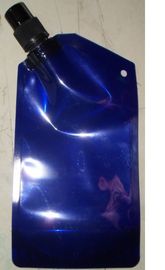 Il blu 8 Oz sta sul sacchetto con il becco ed il cappuccio, l'imballaggio flessibile della bevanda