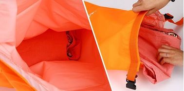 Boa più sicura gonfiabile arancio luminosa del nuotatore della borsa asciutta per nuoto dell'open water