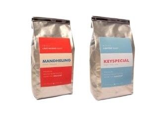 La stagnola materiale del commestibile sta sui sacchetti 150ml della chiusura lampo ampiamente usati nella bevanda